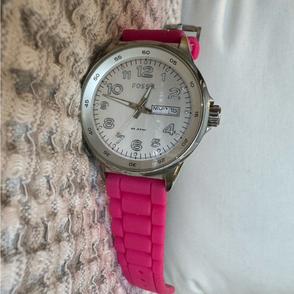 Pink silicone fossil watch - Picture 2 of 4